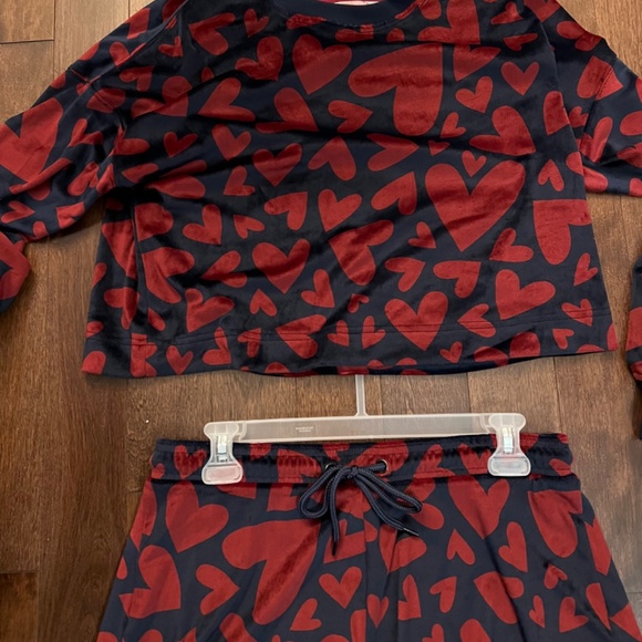 Velour heart sleep set - Picture 3 of 3